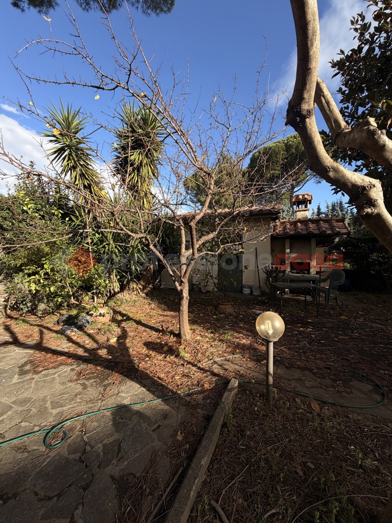 Casa indipendente in vendita a Prato