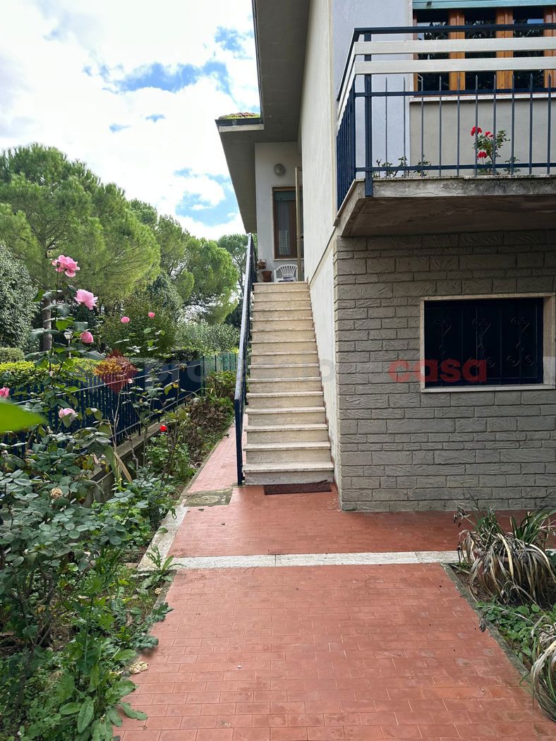 Villa con box doppio a Campi Bisenzio