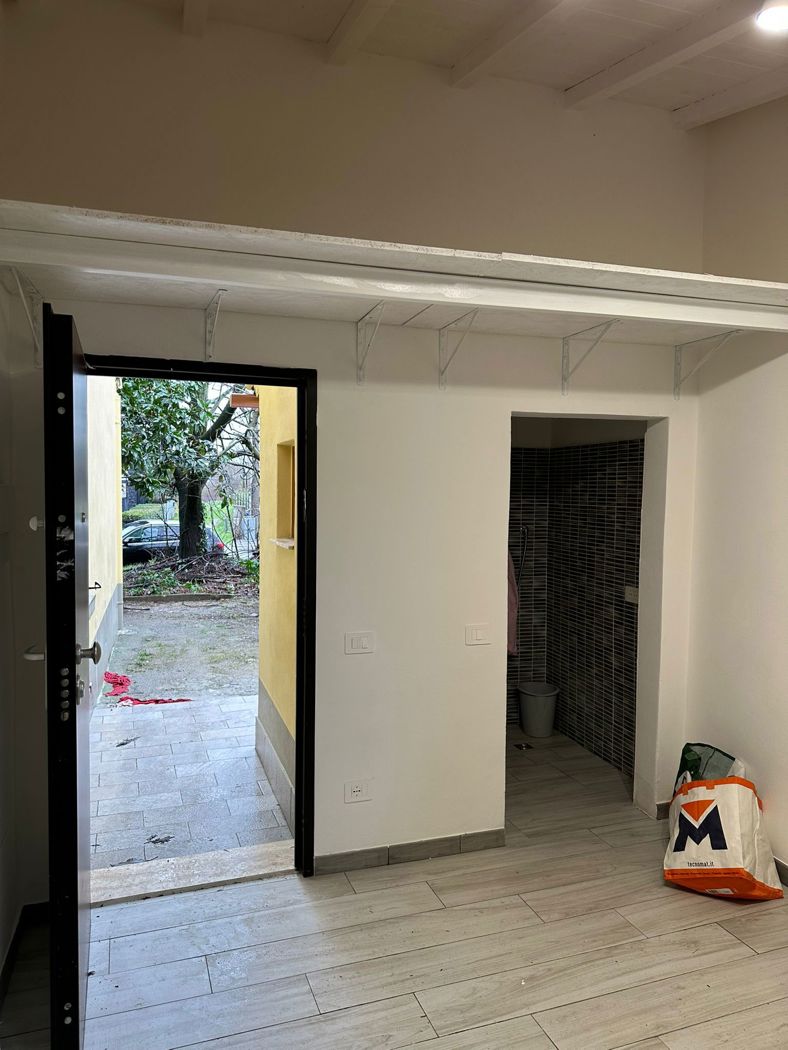 Monolocale ristrutturato a Campi Bisenzio