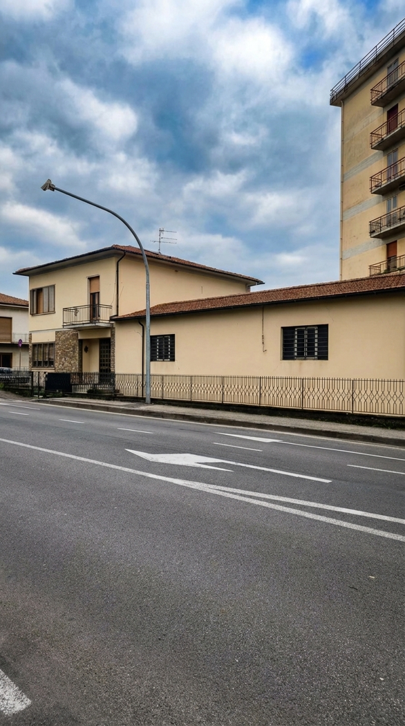 Casa indipendente con giardino a Campi Bisenzio