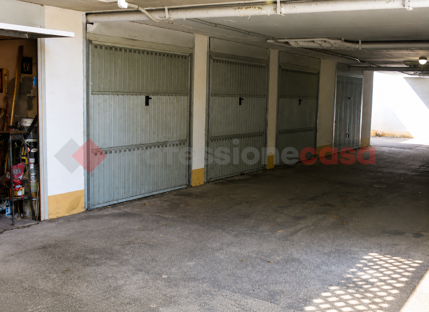 Box/Garage 21mq in vendita a Campi Bisenzio