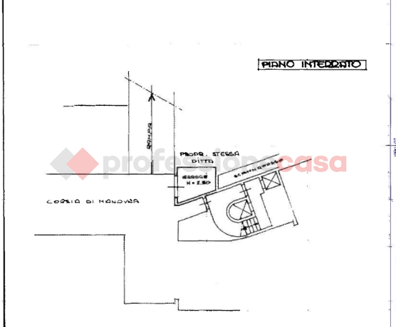 Box/Garage 17mq in vendita a Prato