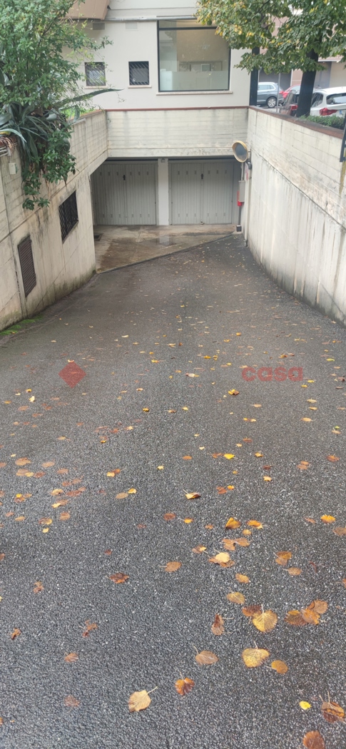 Box/Garage 17mq in vendita a Prato