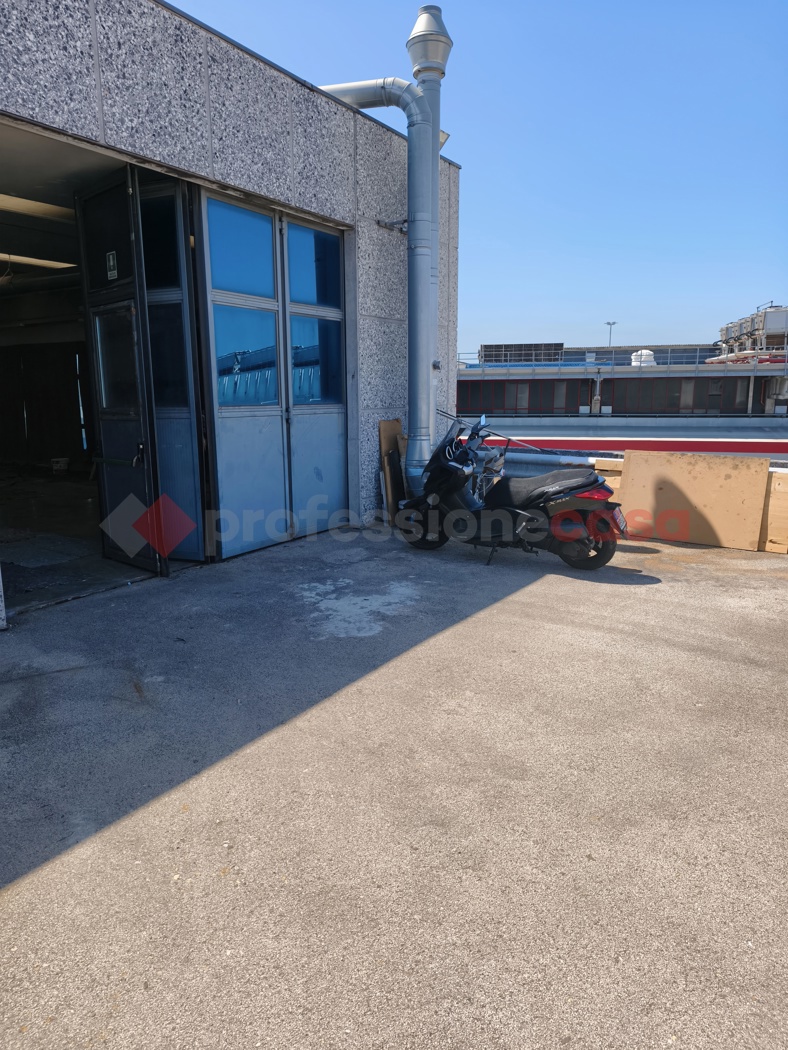 Laboratorio in affitto a Campi Bisenzio