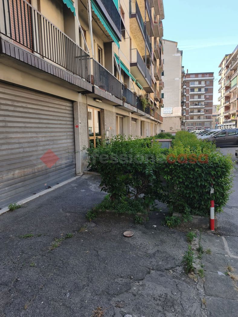 Ufficio con box doppio a Firenze