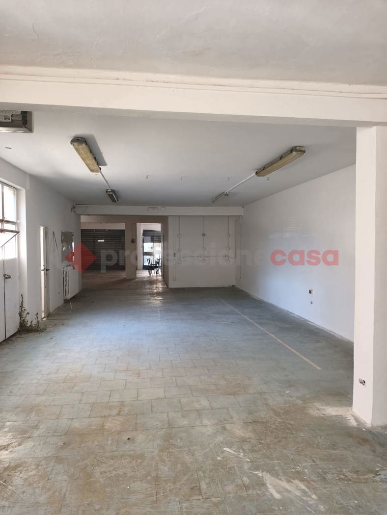 Ufficio con box doppio a Firenze