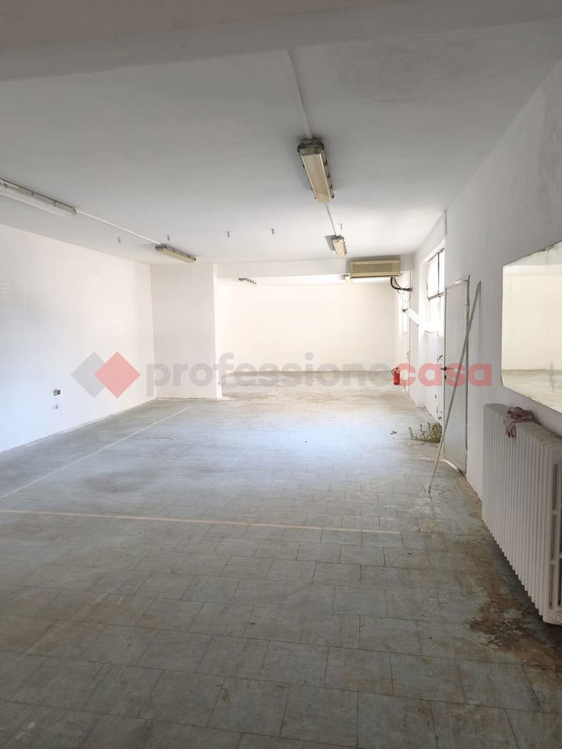Ufficio con box doppio a Firenze