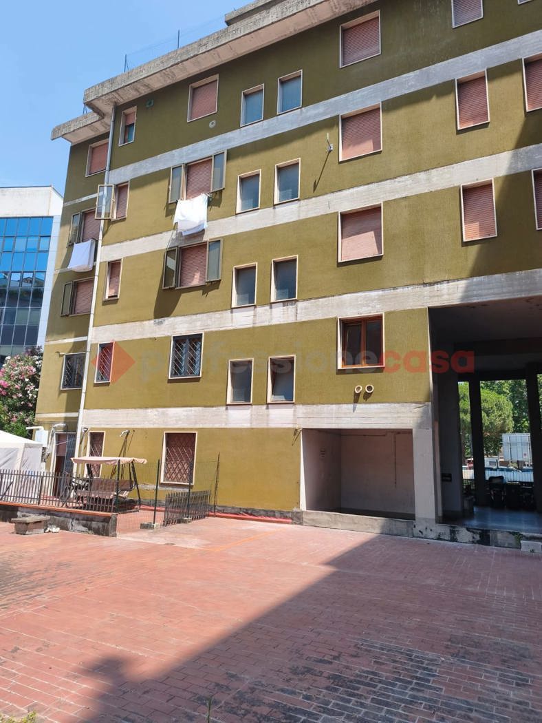 Monolocale arredato in affitto a Prato