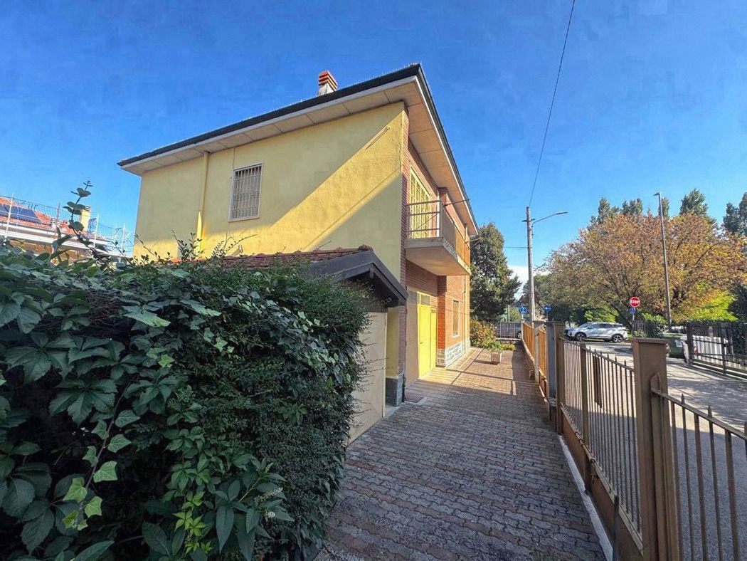 Casa indipendente con giardino a Binasco