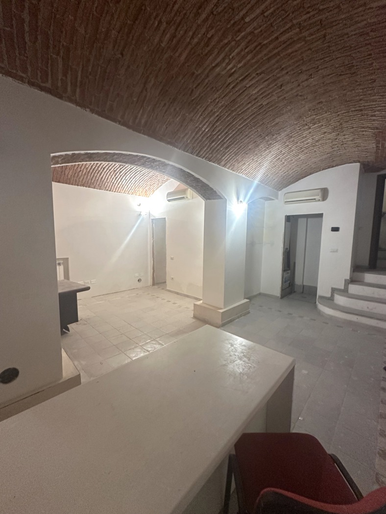 Ufficio da ristrutturare a Milano