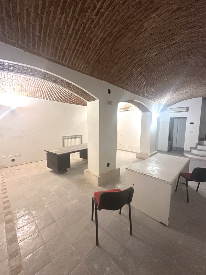 Ufficio da ristrutturare a Milano