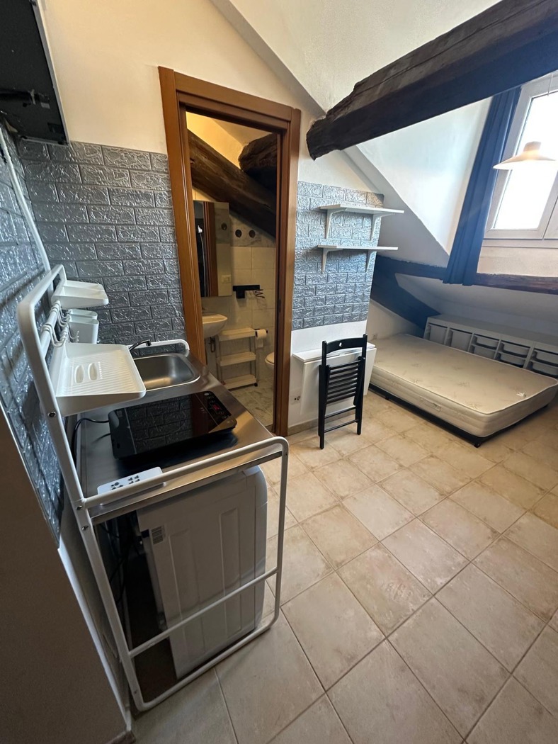 Monolocale arredato in affitto a Milano