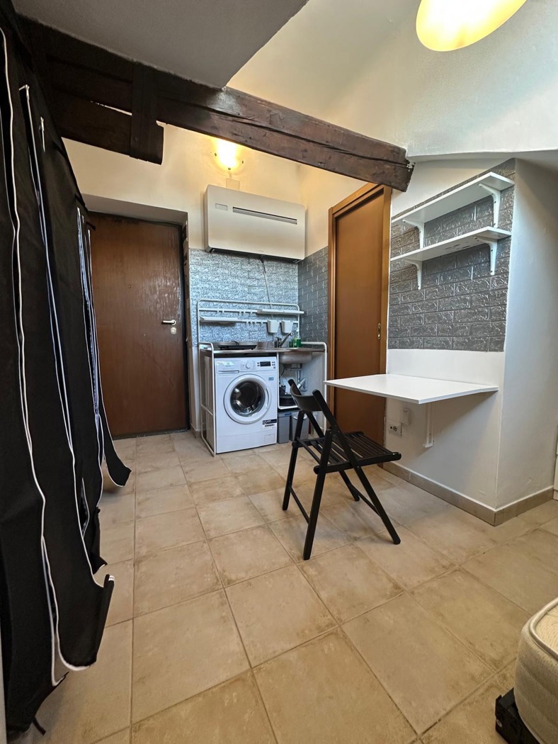 Monolocale arredato in affitto a Milano