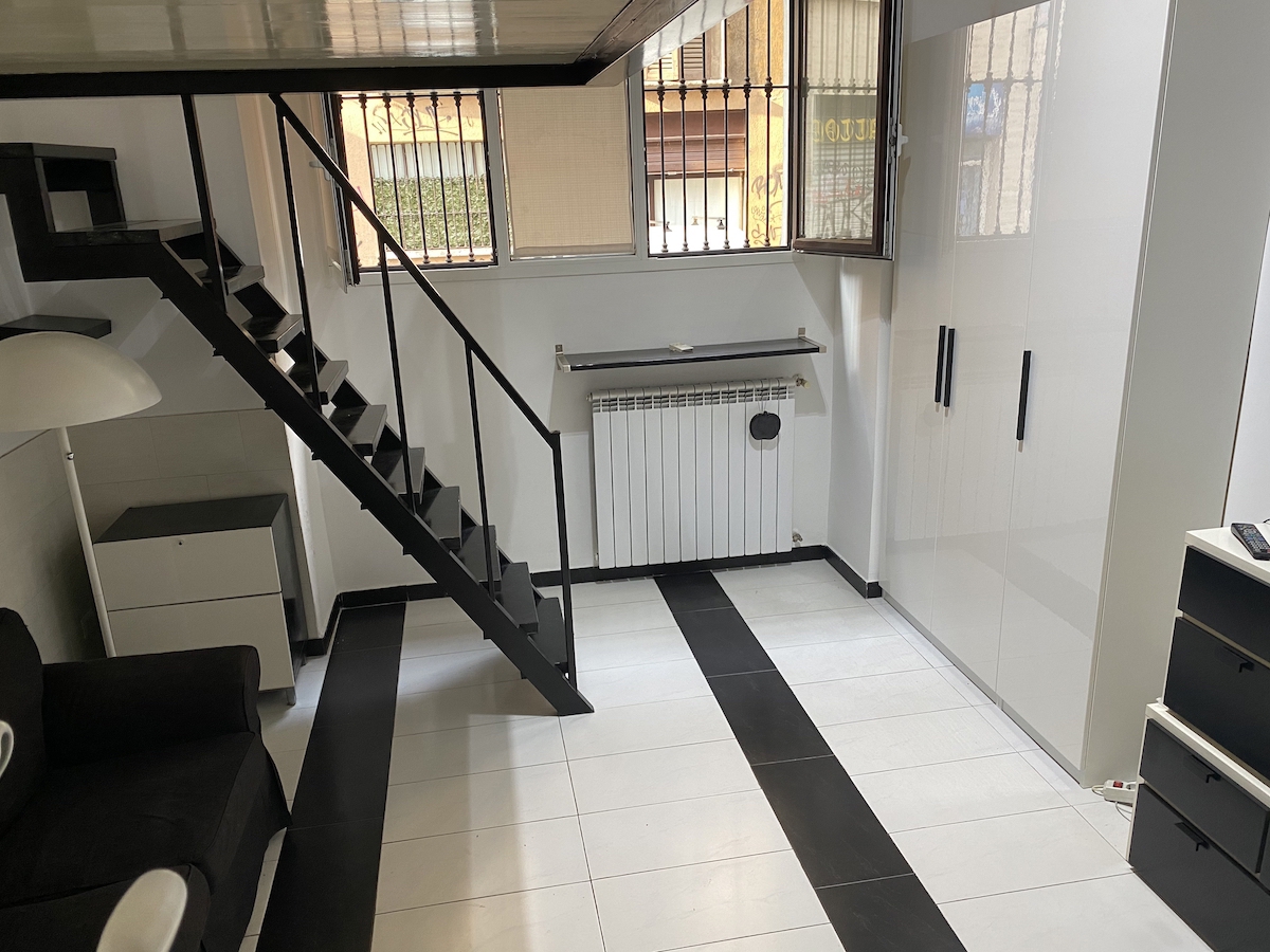 Monolocale arredato in affitto a Milano