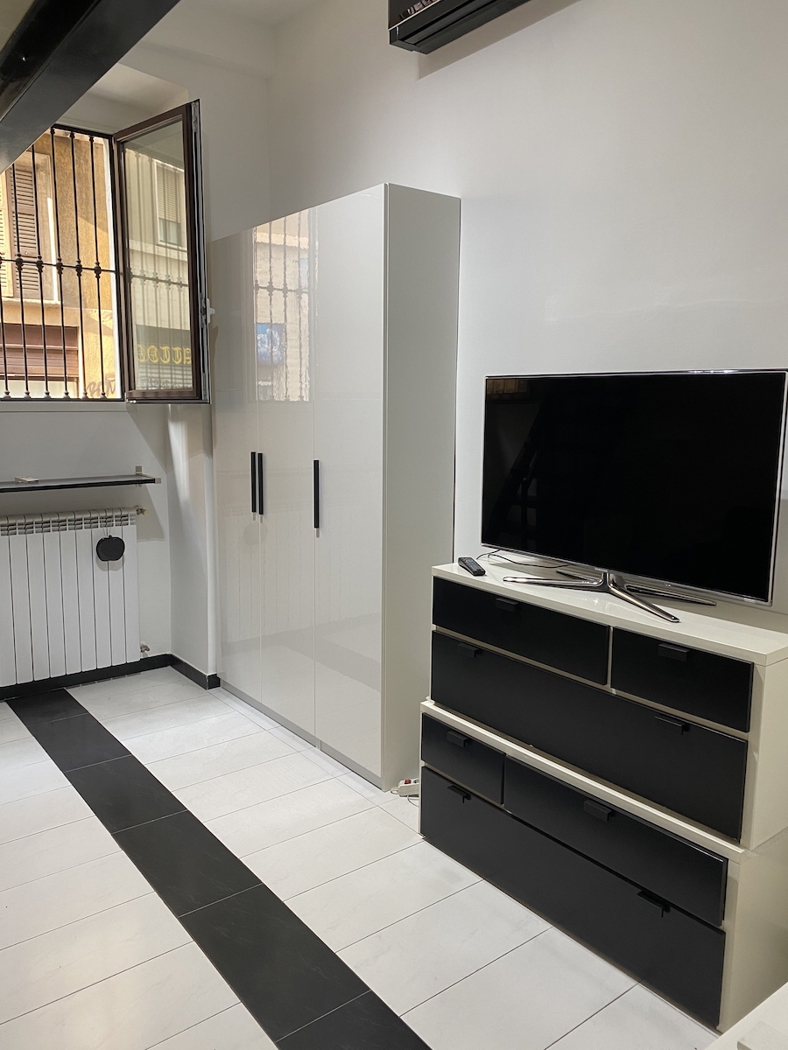 Monolocale arredato in affitto a Milano