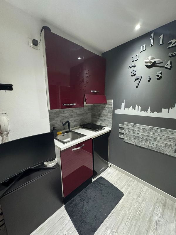 Monolocale arredato in affitto a Milano