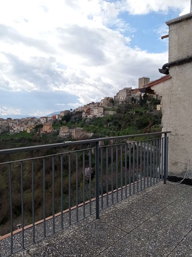 Casa indipendente ristrutturata a Campoli Appennino