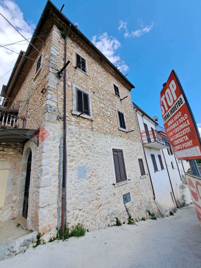 Casa indipendente ristrutturata a Campoli Appennino