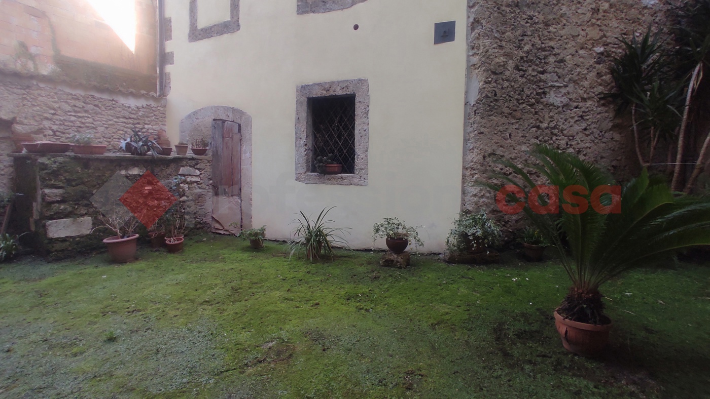 Trilocale da ristrutturare a Isola del Liri