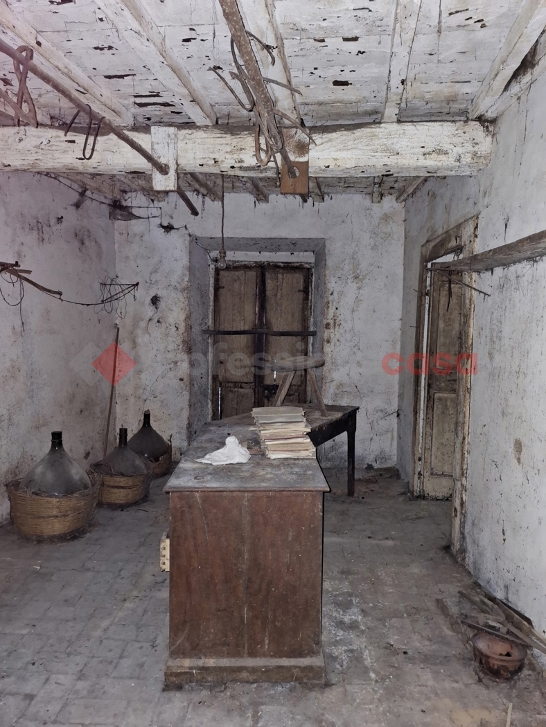 Trilocale da ristrutturare a Isola del Liri