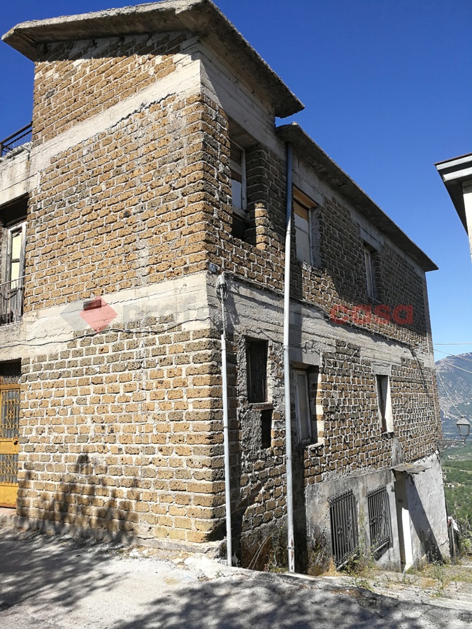 Appartamento da ristrutturare a Campoli Appennino