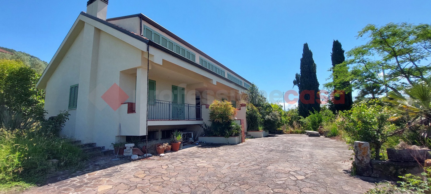 Casa indipendente con giardino a Broccostella