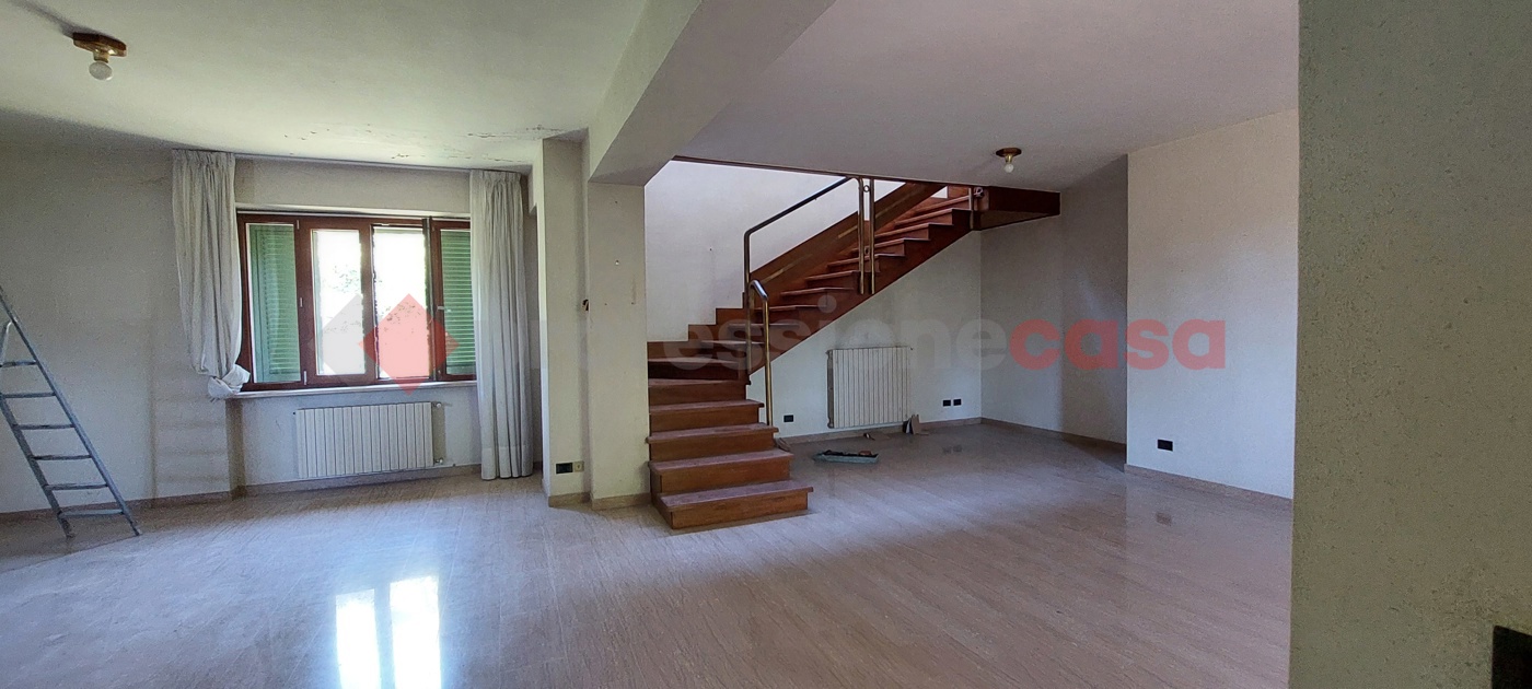 Casa indipendente con giardino a Broccostella
