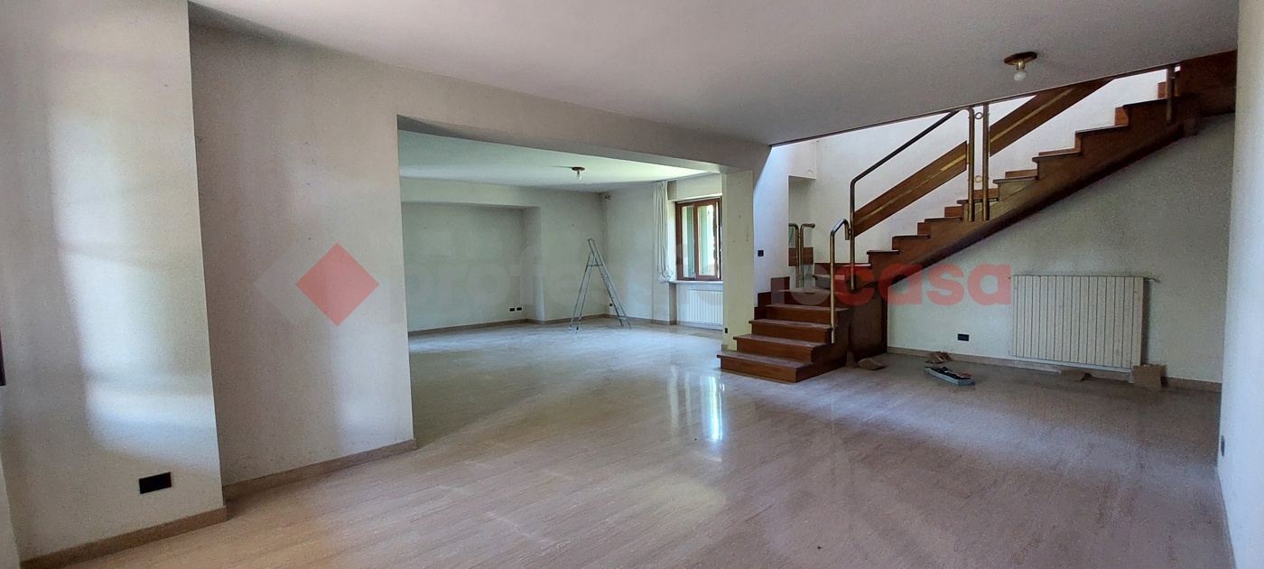 Casa indipendente con giardino a Broccostella