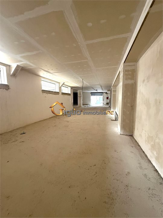 Locale commerciale in affitto, Cardito carditello