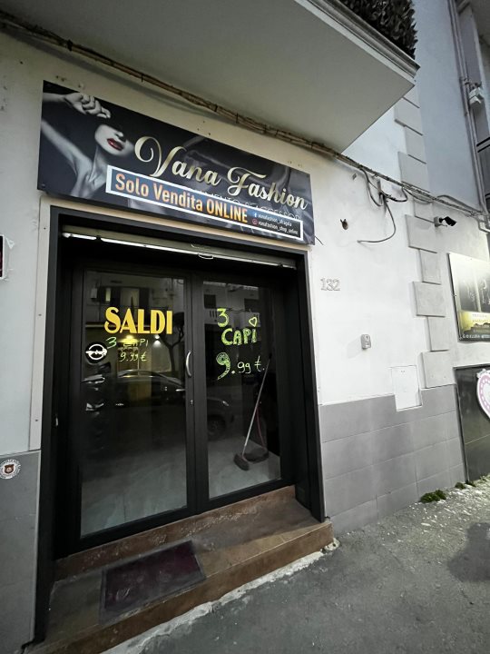 Locale commerciale in affitto a Afragola