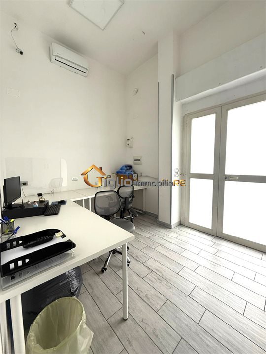 Ufficio in affitto a Casoria