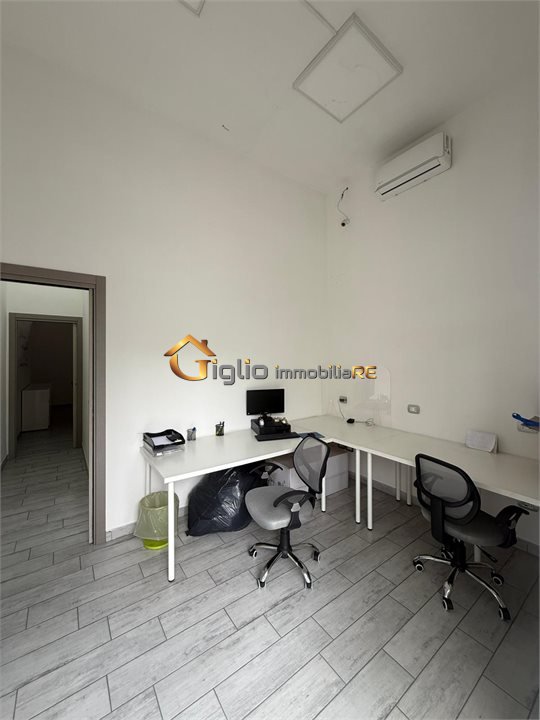 Ufficio in affitto a Casoria