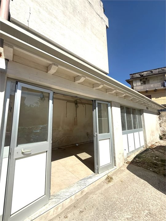 Magazzino in vendita a Afragola