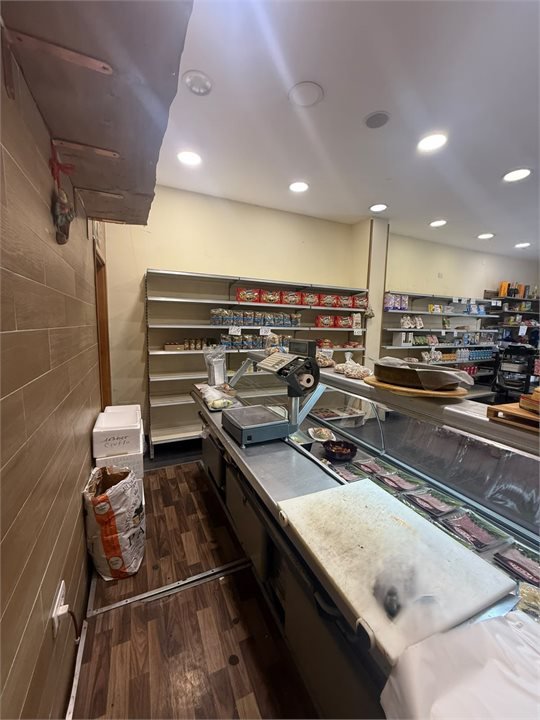Attivit� commerciale in vendita a Casoria
