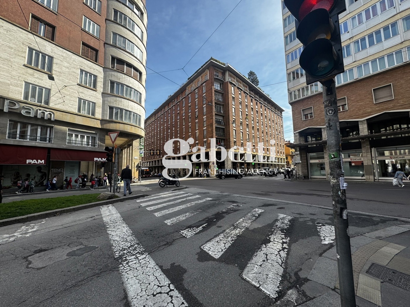 Attività commerciale Bar e tabacchi in vendita a Bologna