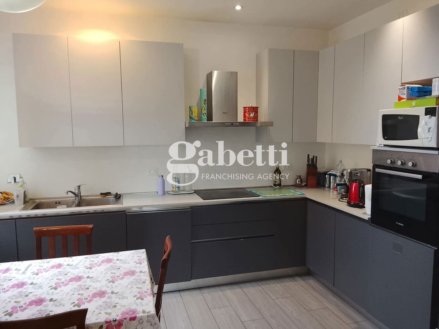 Appartamento con box a Bologna