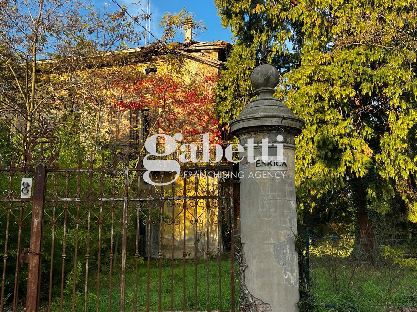 Villa con giardino a Bologna