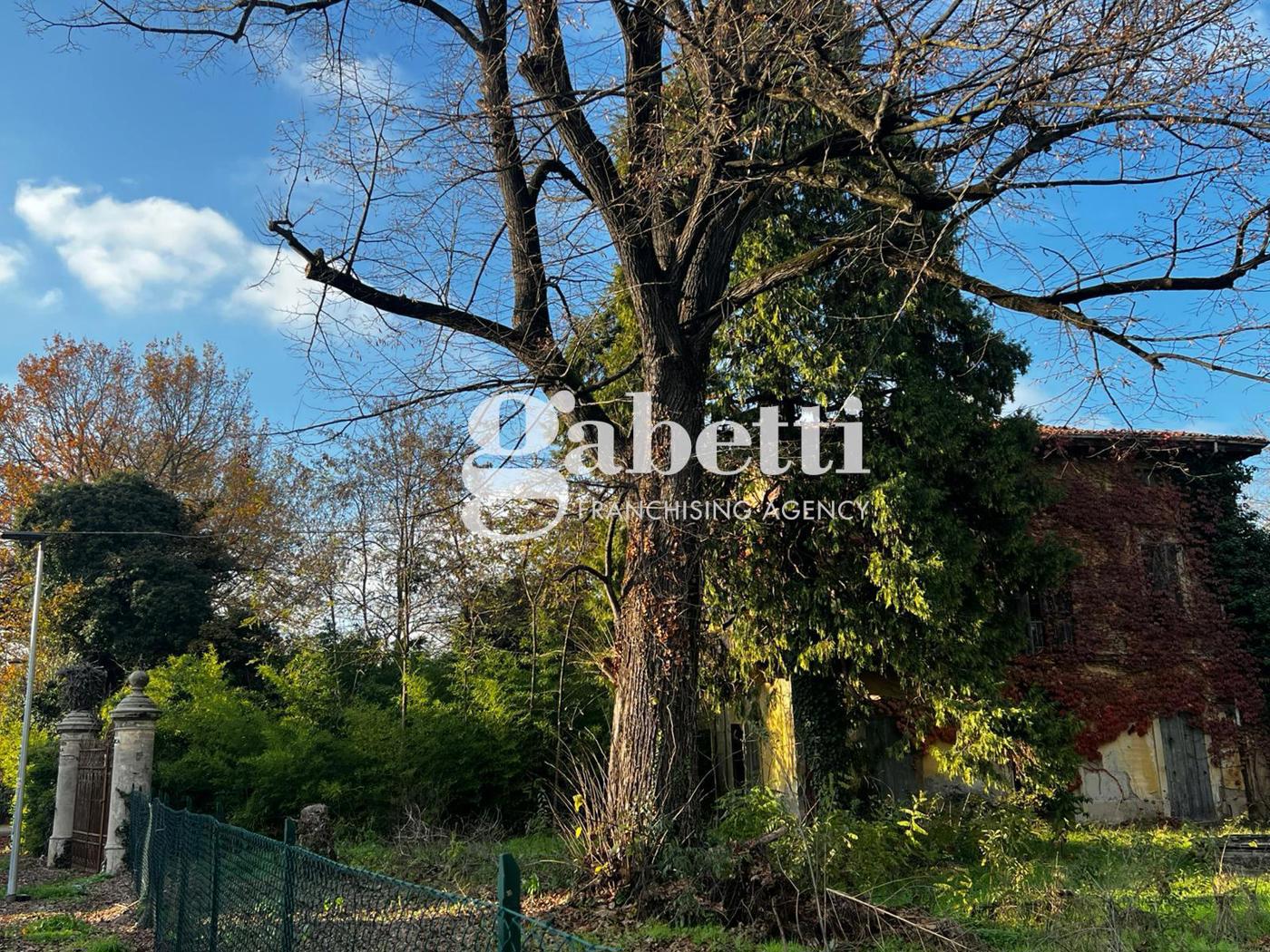 Villa con giardino a Bologna