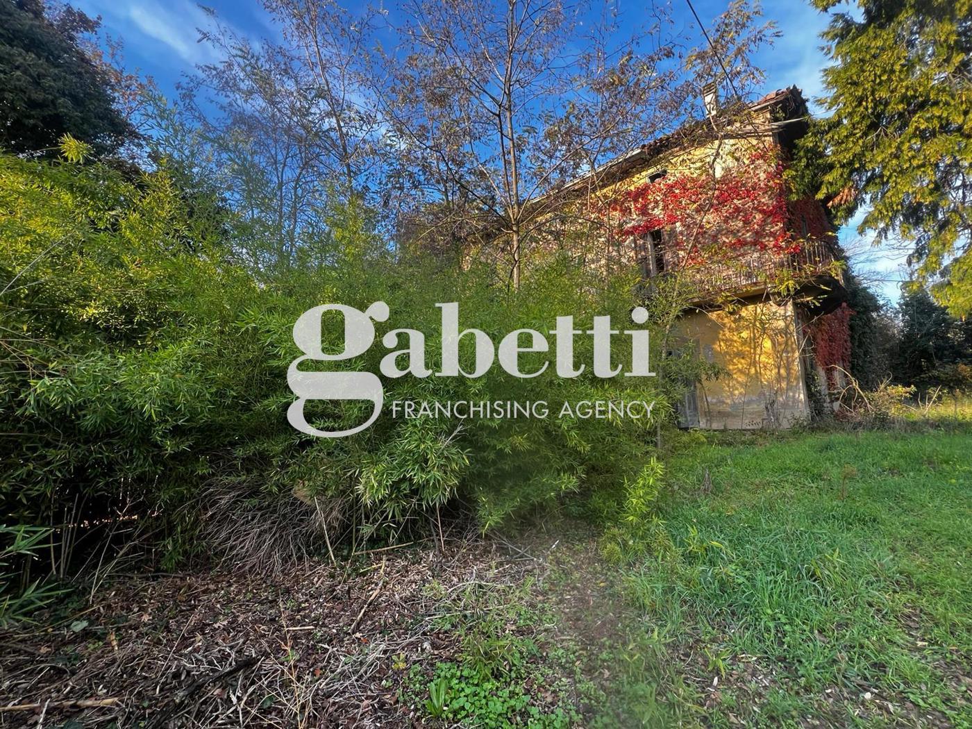 Villa con giardino a Bologna