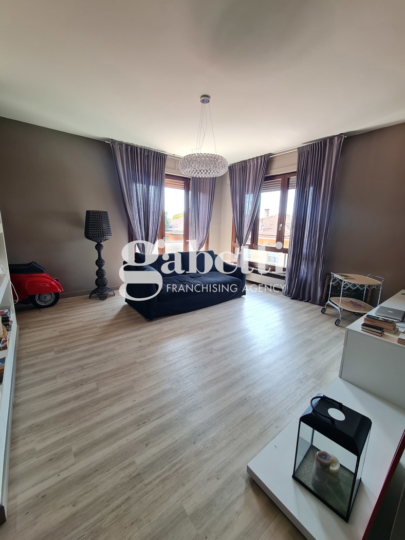 Trilocale ristrutturato a Bologna