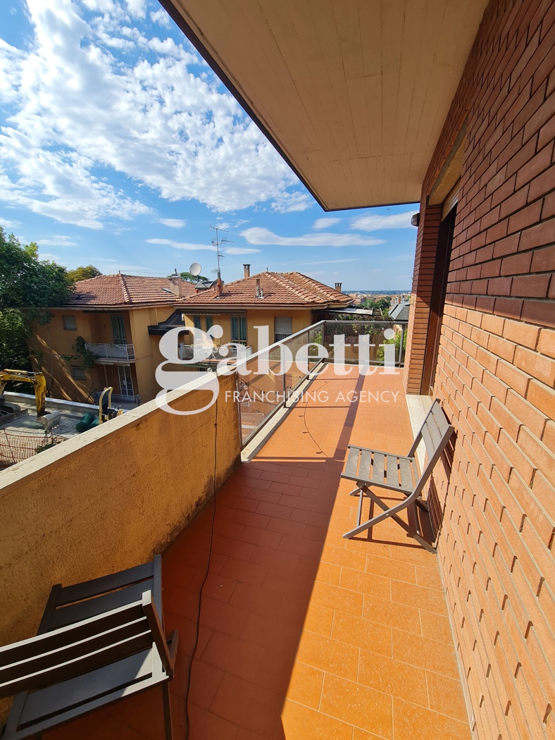 Trilocale ristrutturato a Bologna