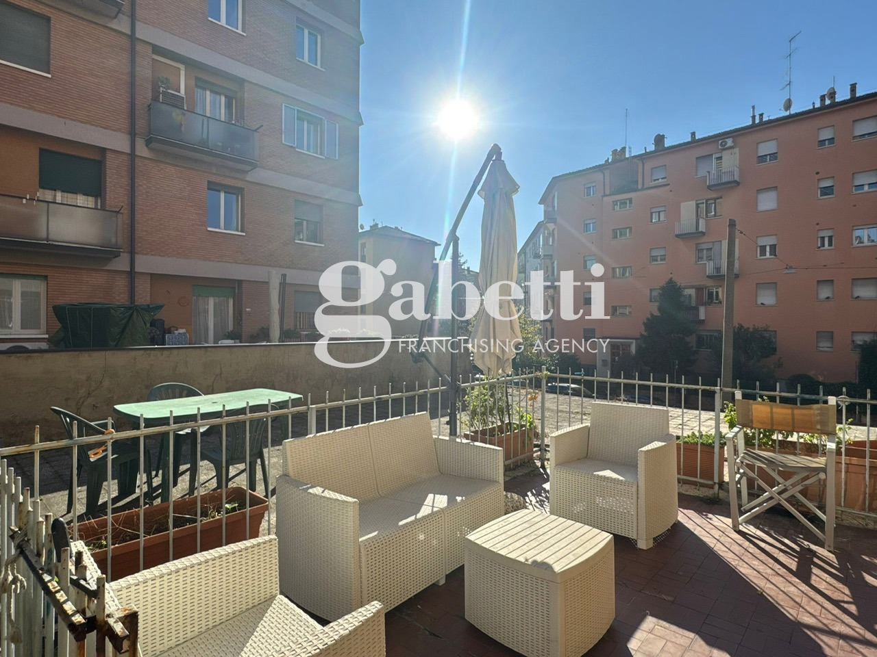 Trilocale da ristrutturare a Bologna