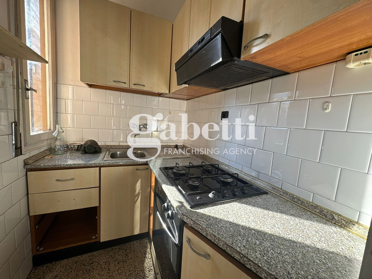 Trilocale da ristrutturare a Bologna