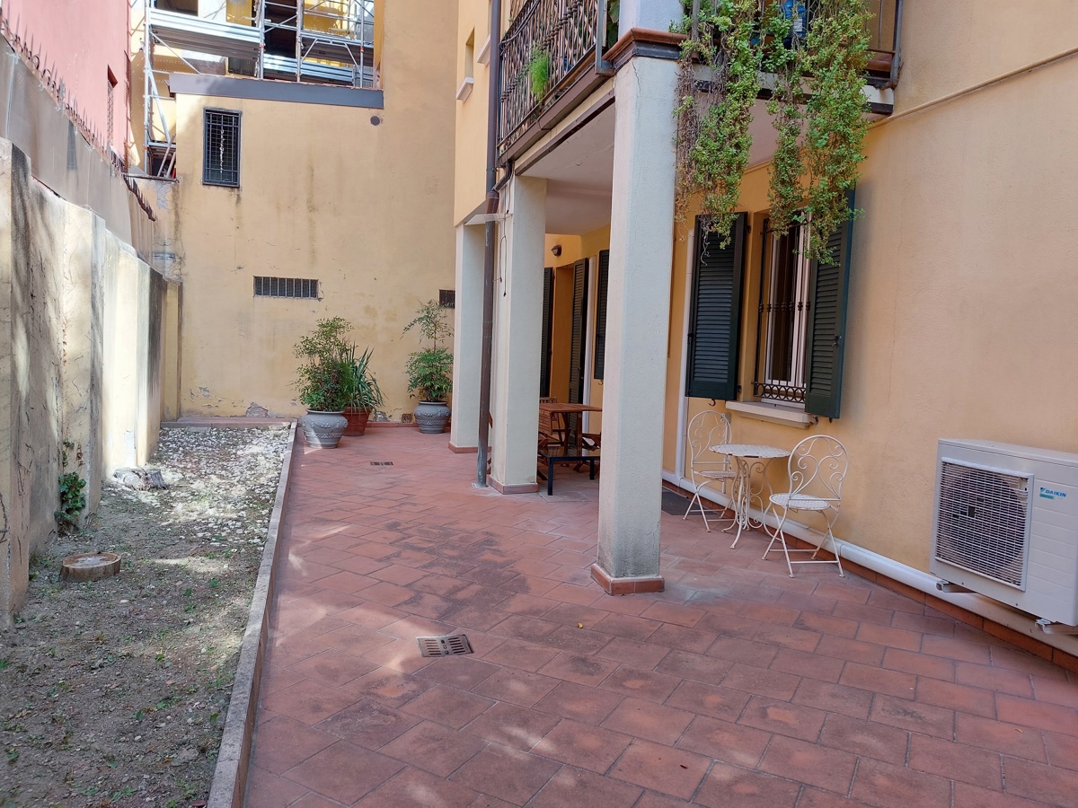 Trilocale arredato in affitto a Bologna