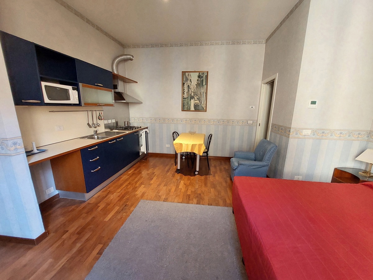 Monolocale arredato in affitto a Bologna