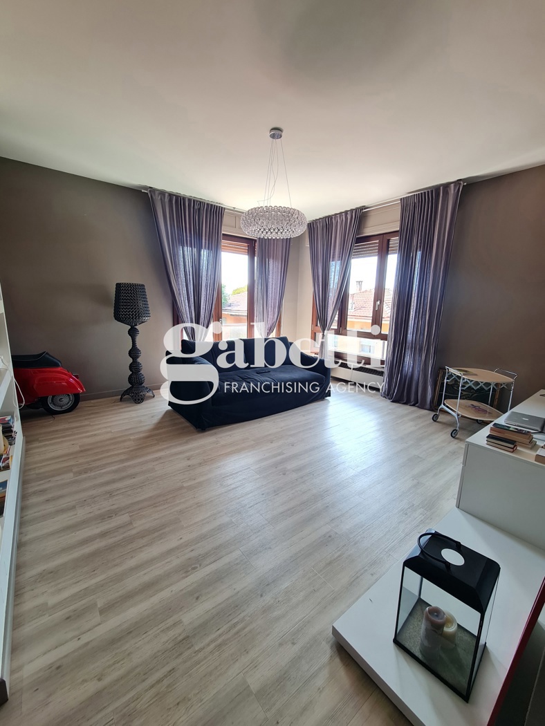 Quadrilocale ristrutturato a Bologna