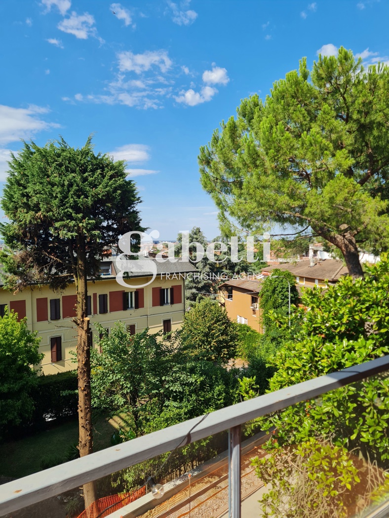 Quadrilocale ristrutturato a Bologna