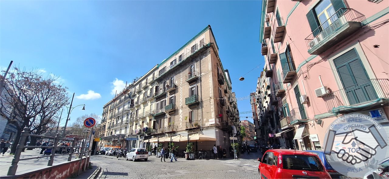 Quadrilocale in vendita a Napoli