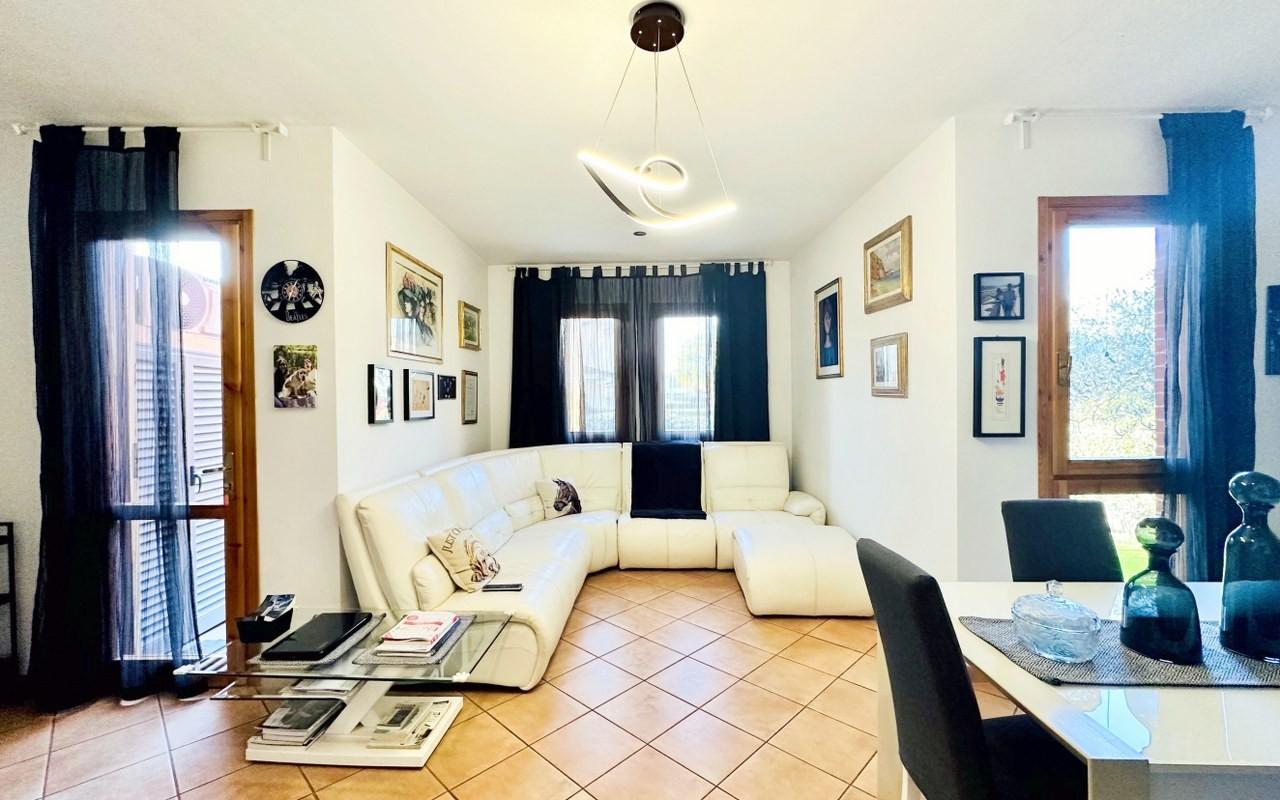 Casa indipendente arredata in affitto, Pietrasanta tonfano