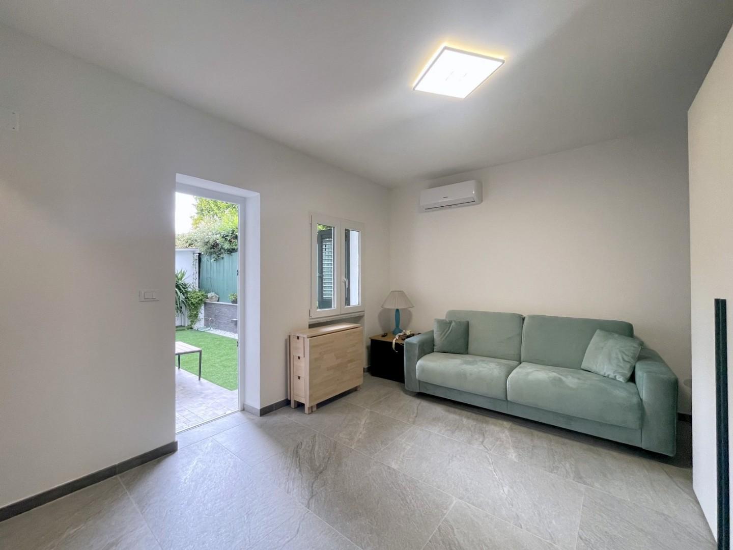 Casa indipendente arredata in affitto, Pietrasanta fiumetto